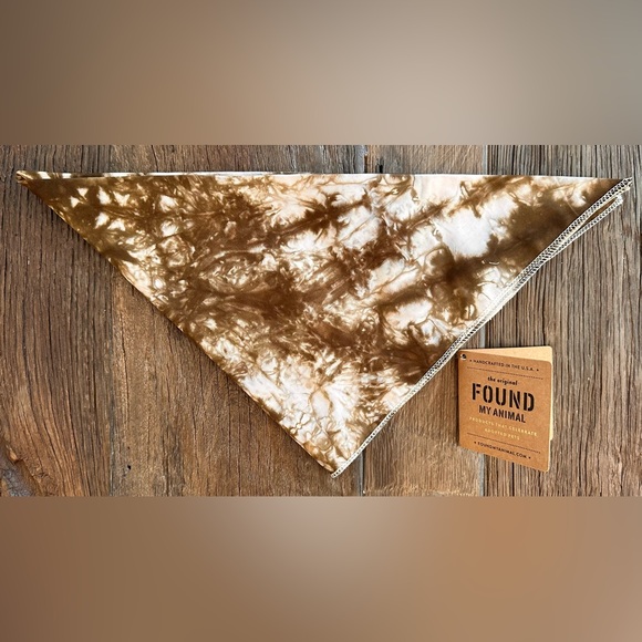 NWT Found My Animal Tie-Die Dog Bandana - Large - Chocolate, White and Sky Blue - Picture 1 of 9